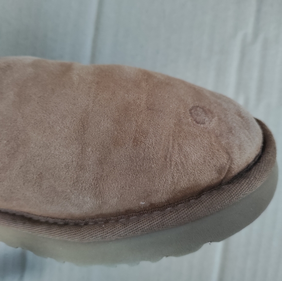 UGG | Daelynn Chestnut Shearling Boot w/ Bows Size 6 Womens - Picture 13 of 15